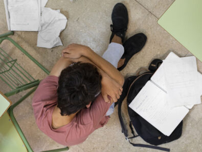 verzweifelter Schüler